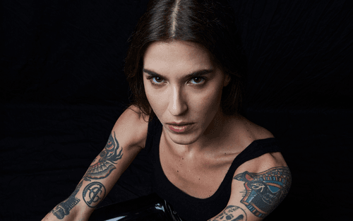 Adiel: Biografia Successi Carriera Stile Unico Eventi Album e Ultima Ora