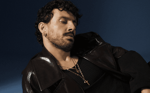 Aiello: Biografia Successi Stile Unico Album Concerti Collaborazioni e Ultima Ora